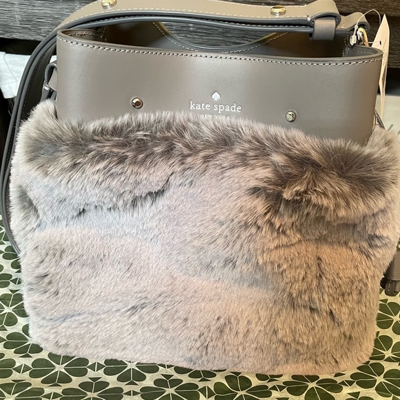 MAKE AN OFFER Kate spade grey cat faux fur marti small bucket bag crossbody - Picture 6 of 14